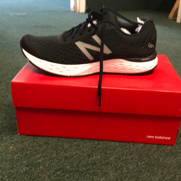 New Balance M680’s - Picture 2 of 4